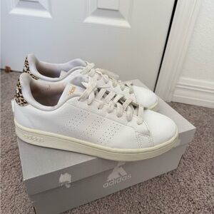 Adidas Advantage GW4850 Tennis Sneaker womens 8